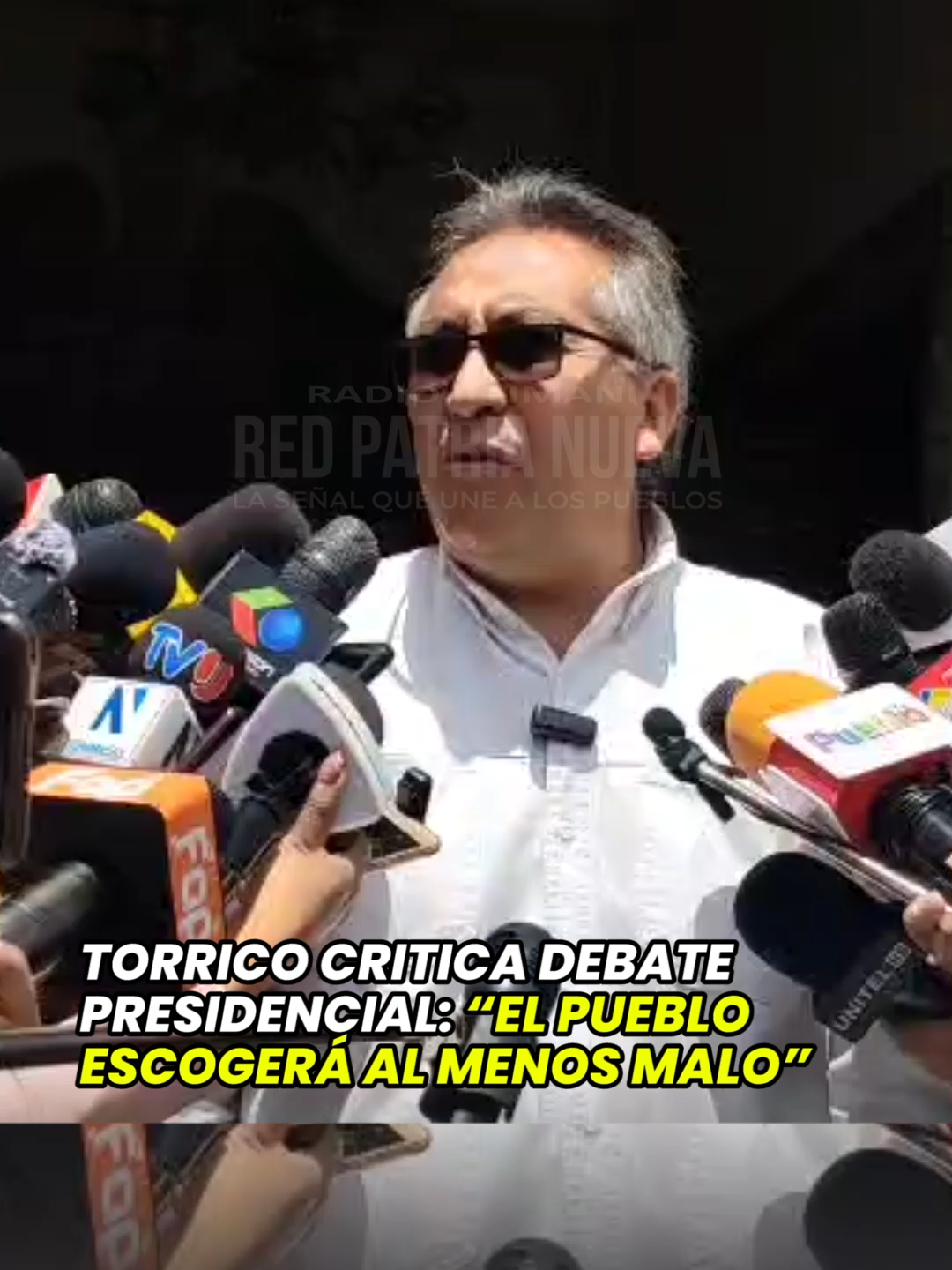 El viceministro de Coordinación Gubernamental, Gustavo Torrico, cuestionó el desempeño de los candidatos en el debate presidencial, asegurando que “ninguna de las dos propuestas estuvo buena”. Afirmó que “el pueblo votó por sus verdugos y escogerá al menos malo”, al referirse a Jorge Quiroga y Rodrigo Paz.  “Si el país está en crisis, ¿a quién beneficia la eliminación del IT en impuestos? Solo a los empresarios. En realidad, nunca hubo propuestas reales de ningún candidato”, expresó. 🗣️🇧🇴 #DebatePresidencial #Elecciones2025 #Bolivia #Política #Noticias #RedPatriaNueva