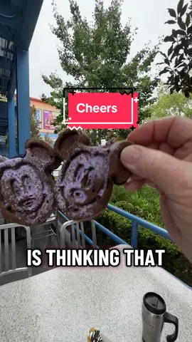 I always have a list of goodies to try when I’m at the Disneyland resort. It’s worth a dark chocolate ube filled waffles from a smoozies  I’ve tried ube to be a bunch of times I’m not sure if I made a huge huge fan of it and I’m not a huge fan of dark usually but the chocolate part of these waffles were pretty delicious  #DisneyAdult #Disneyfoodie #EatingAtDisneyland #HolidayeatingAtDisneyland #disneytreats  