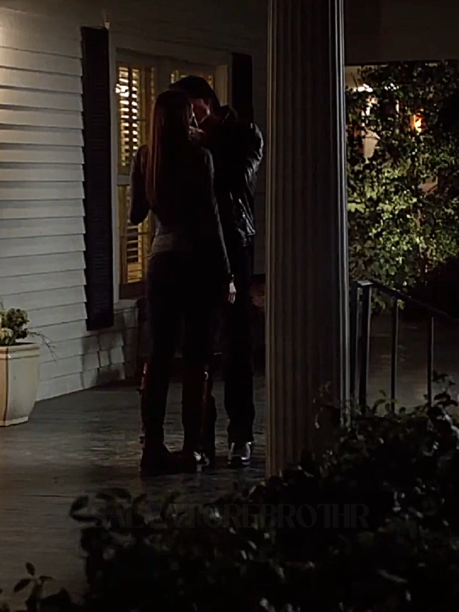 promisse me this is forever😩 #delena #thevampirediaries #elenagilbert #damonsalvatore #foryou