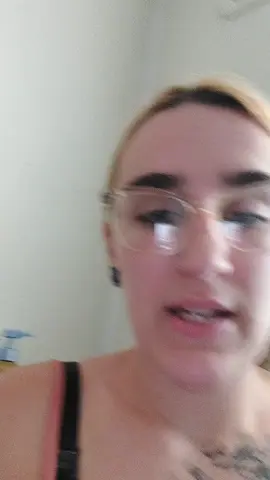 good morning poop yall how's it going? 