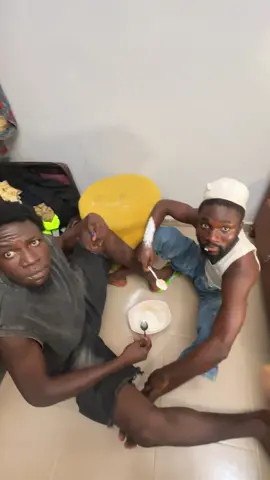 Ahhh garri 😂😭😭 Cc @alhajisuberu @Kayode  #comedianshowboi #kekeretiokere 