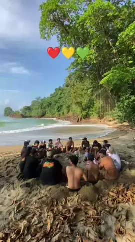 enjoy&Yoman🍀 #pantaiwediawu  #arekarekdewe  #yoman #enjoylife  #vibespantai 