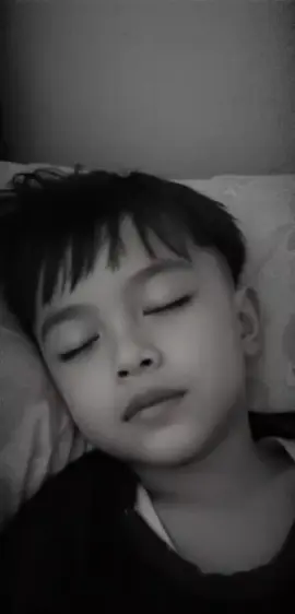 #tidur #adek #aku #semoga  #mimpi semoga mimpi indah kamu. capek ya tidur yang kayak gini adek  aku sayang adek  . Fahri