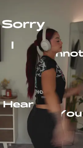 Sorry I cannot hear you I’m kinda busy 🎧  #gym #gymmotivation #fitnessmotivaton #fypシ #GymTok 