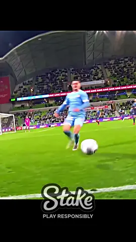 Insane ball control 🤯🔥 #respect #footballmoments #pourtoi #foryoupage #fan #surprise 