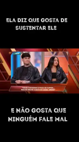 Ela que sustenta ele gente 😅🤦🤦