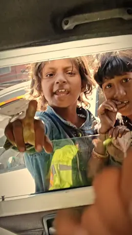 Beggars treats in kathmandu roads . #nickjohnas #beggar #viral #highlights #Nepal 