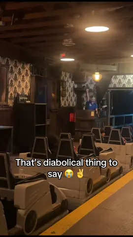 That’s crazy 😭✌️  #fyp #rollercoaster #sixflags #finaldestination 