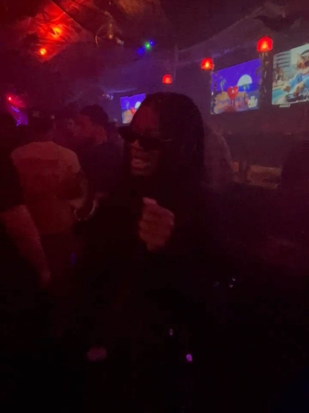 el perreo es mi profesión or whatever Bad Bunny said 🤪 #nycbars #reggaetonnyc #nycnights #perreo 