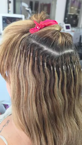 Asi lucen las extensiones meses despues antes del retoque #curso #VolumenInstantáneo #achehairextensions 