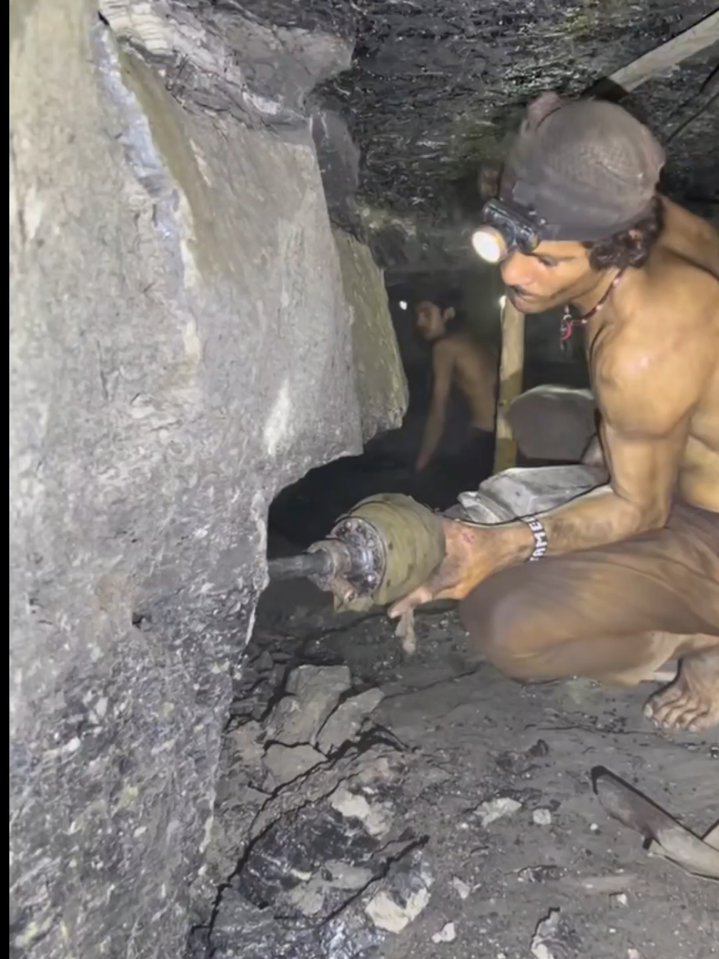 Drilling coal .This work is full of risk#coalmining #blackcoal #undergroundmining #creatorsearchinsights 