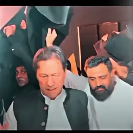 ‏عمران خان تو برداشت کر لے گا لیکن آپ نہیں کر سکو گے، غریب شہر تیرا خیر خواہ قید میں ہے 💔 #foryoupage  #foryoupageofficiall  #viralvideo  #fyp  #unfrezzmyaccount  @Imran Khan Official  @PTI OFFICIAL 