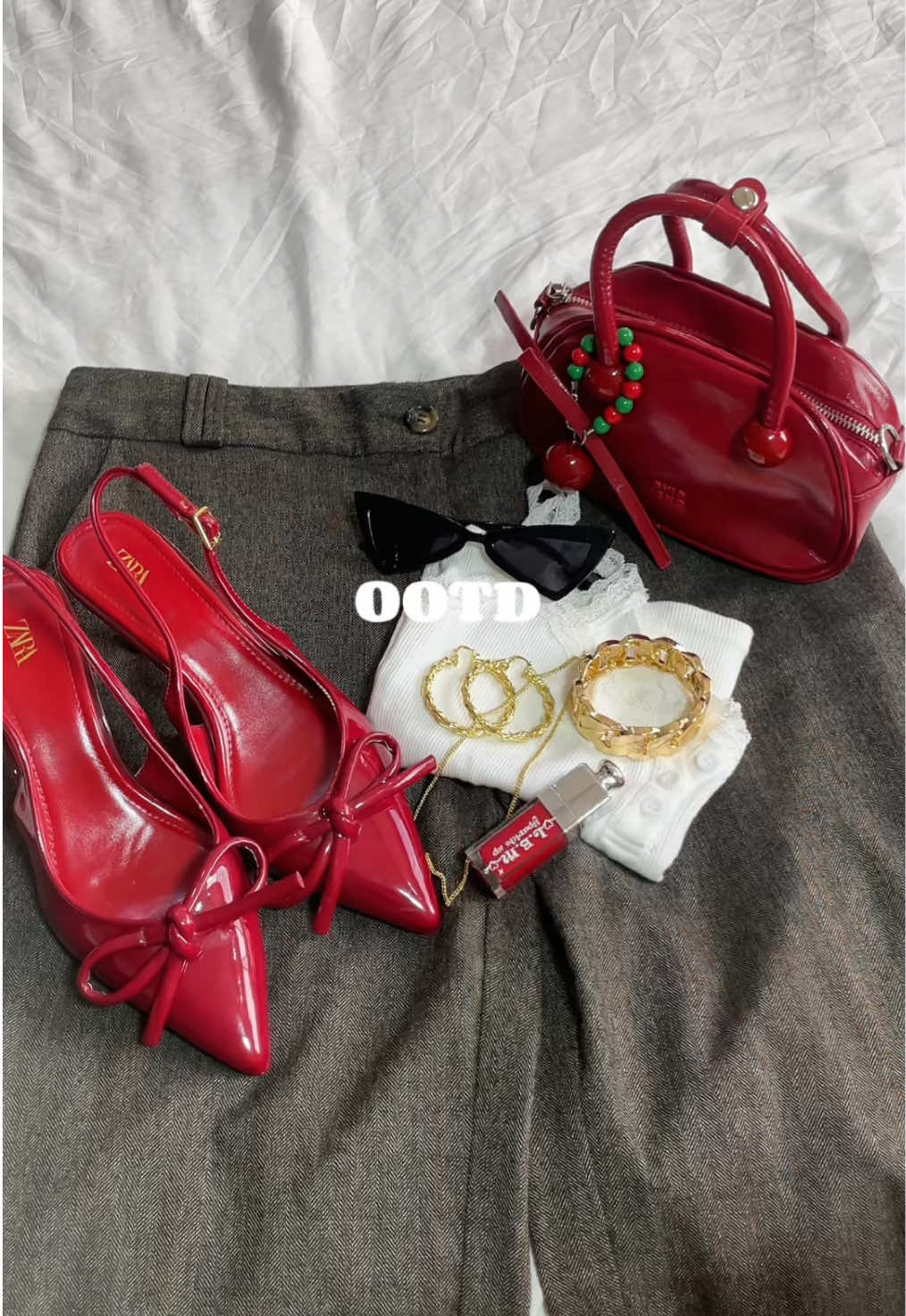 #creatorsearchinsights  Outfit check but make it aesthetic 🤍 #outfitofthedayvibes #styleinspo #dailyoutfitsinspiration #instafashionistastyle 