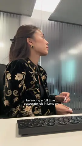 Life of a corporate girl in London diaries 👩🏻‍💻📕💭 #corporatelife #dayinthelife #corporategirl #ditl #Vlog 