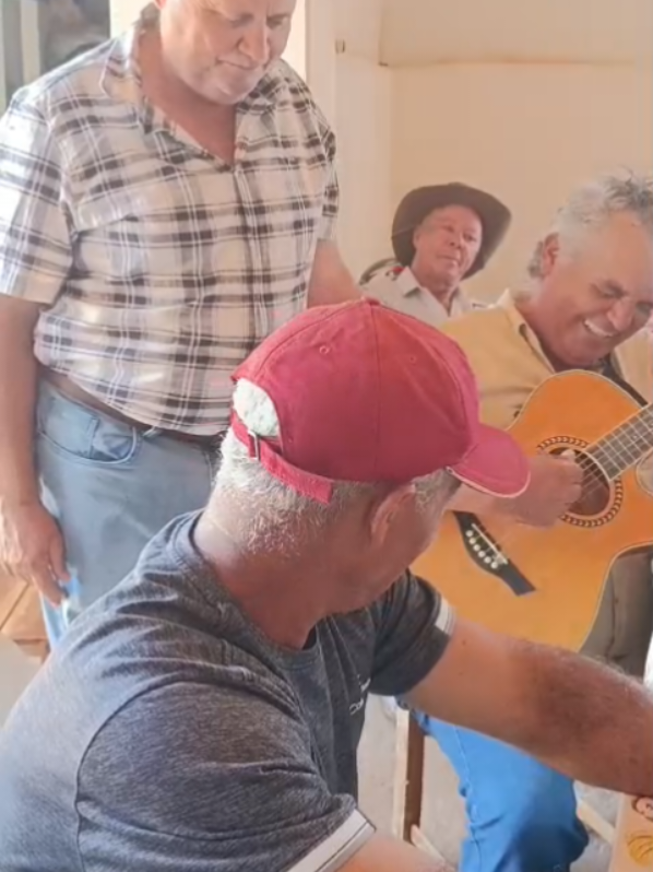 cantoria entre os amigos 