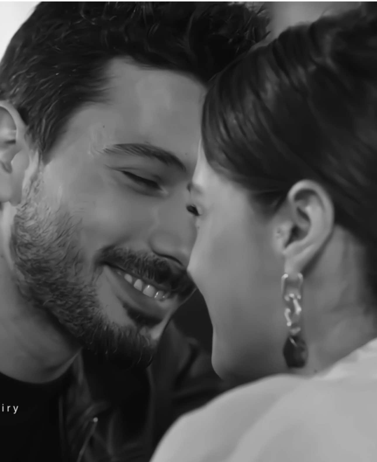 Sen benimsin , bende senin 🫧 #HalZey #hudutsuzsevda #miraydaner #denizcanaktaş #fyp 