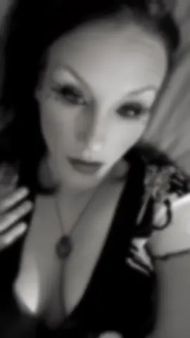 #CapCut If your going to beg do it right!! #Queen #EvilAngel #couples #King I Love You!!❤️🖤❤️🖤