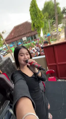 Pesona@Yesaoktafia14 😍#ojingtogether #yesaandfriend #yesaaoktavia #ojingblora #infoorkespati 