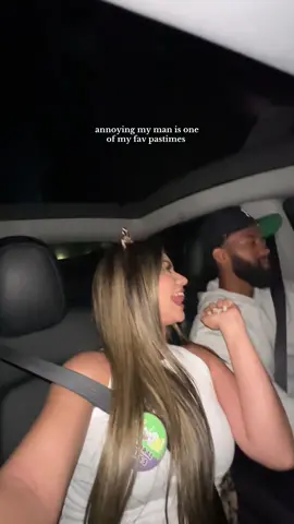 I know he wants to sing it so bad lmaoo  #fyp #MomsofTikTok #couplestiktok #trending #relatable 