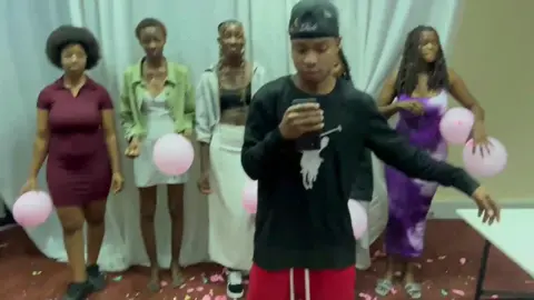 Logo no aniversário dele ihhh😭😭😂😂@Palops🇦🇴🇨🇻🇬🇼🇸🇹 @Tânia Trapper 💗🌒 @Sheronylyrics258 @Éo Sucupirexx 🌓 @Laúgy_23.ofc #cap #videoviral #tiktokmozambique🇲🇿 #fyp 