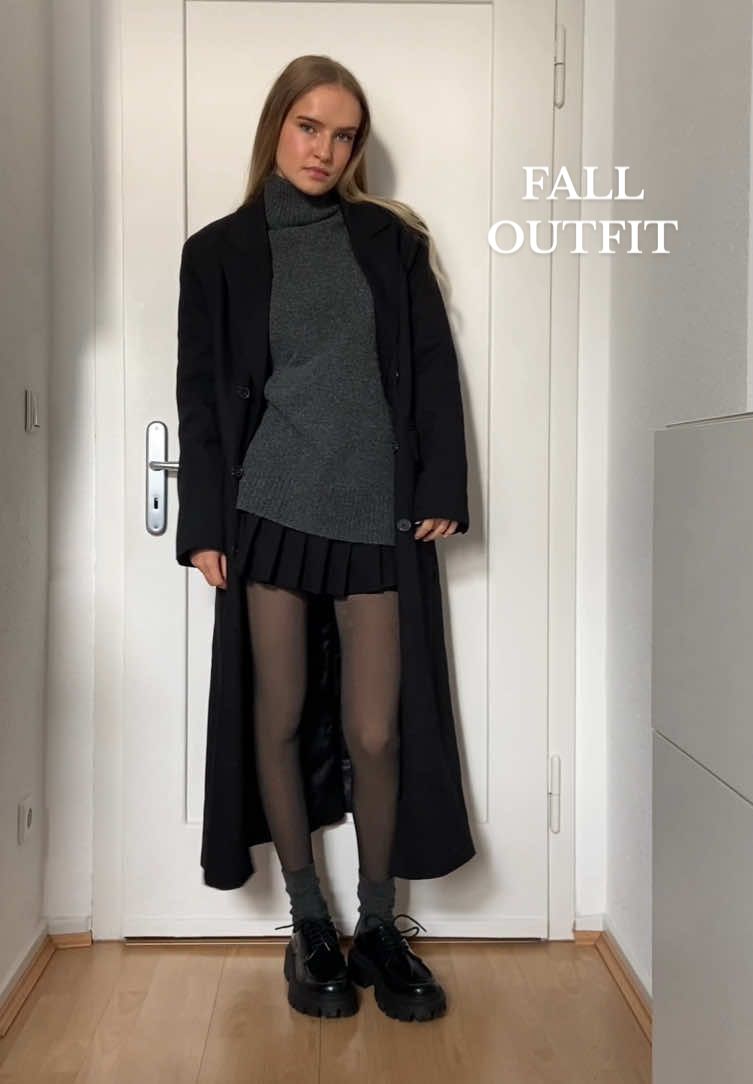 it’s oficially fall 🤎🍂 #falloutfits #outfitinspiration #fashion #skirtoutfits #falloutfitinspo fall outfit inspo, fall outfits 2025 
