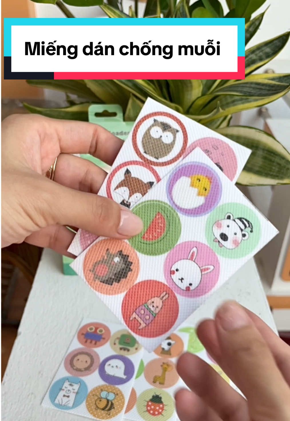 Miếng dán chống muỗi, xua côn trùng từ tinh dầu thiên nhiên, an toàn lành tính nha  @Mẹ em Mía  @Mẹ em Mía  @Mẹ em Mía #miengdanchongmuoi #miengdantinhdauxuamuoi #miengdanduoimuoi #miengdanchongmuoichobe #muoidot 