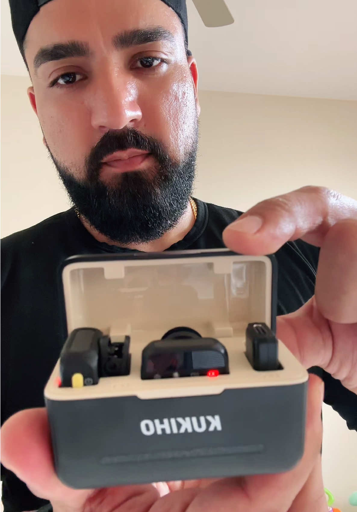 The Kukiho wireless lavalier mic is a budget-friendly option that offers a solid feature set (noise reduction, charging case, good range spec). It’s suitable for vlogging, interviews, content creation, etc., especially when you don’t need ultra-high-end studio-level audio. #fyp #foryoupage #kukiho #wirelessmicrophone #tiktokmademebuyit 