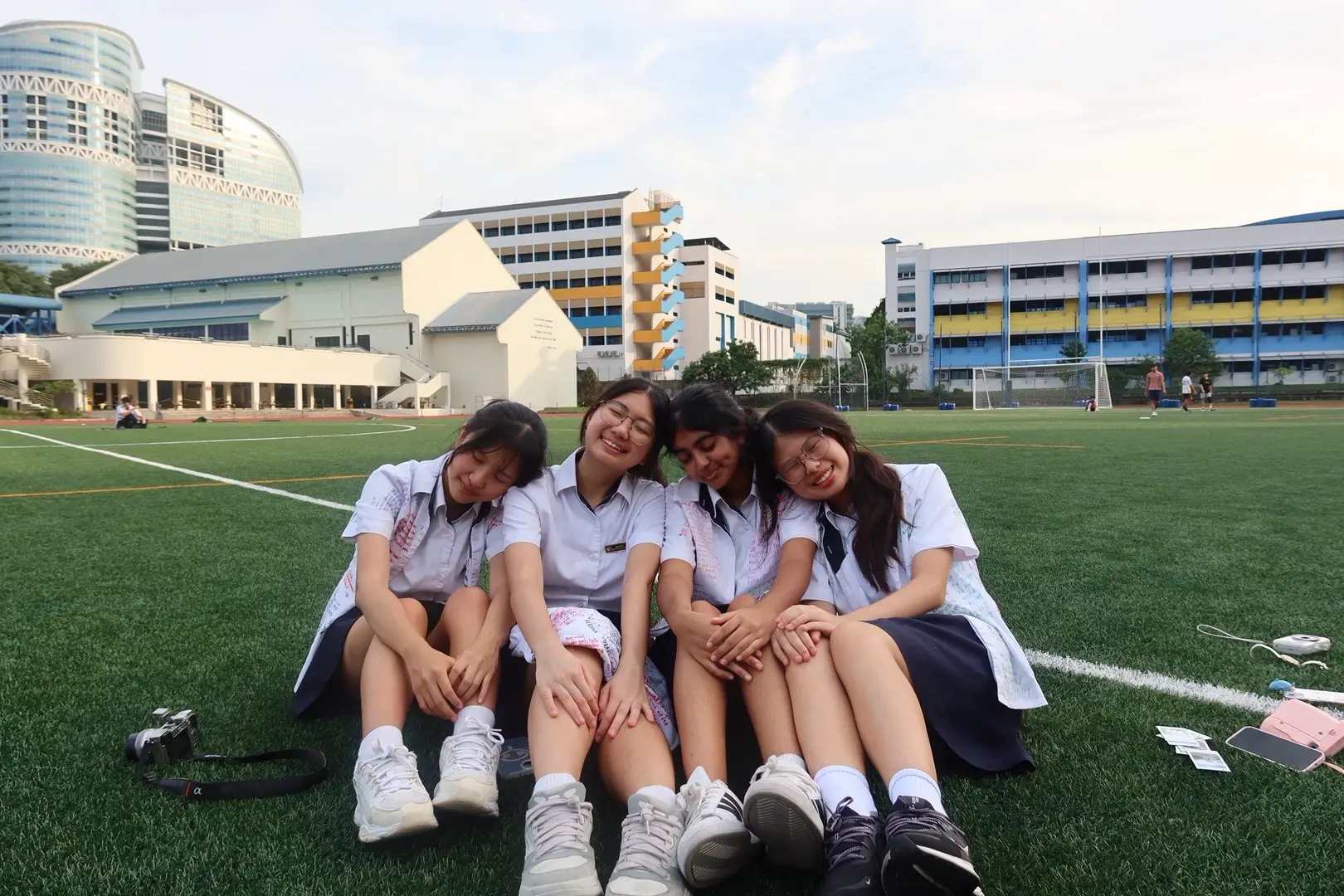 too many pics to dump so this will do for now! will def miss the people not the sch LOLLL 🙂‍↕️