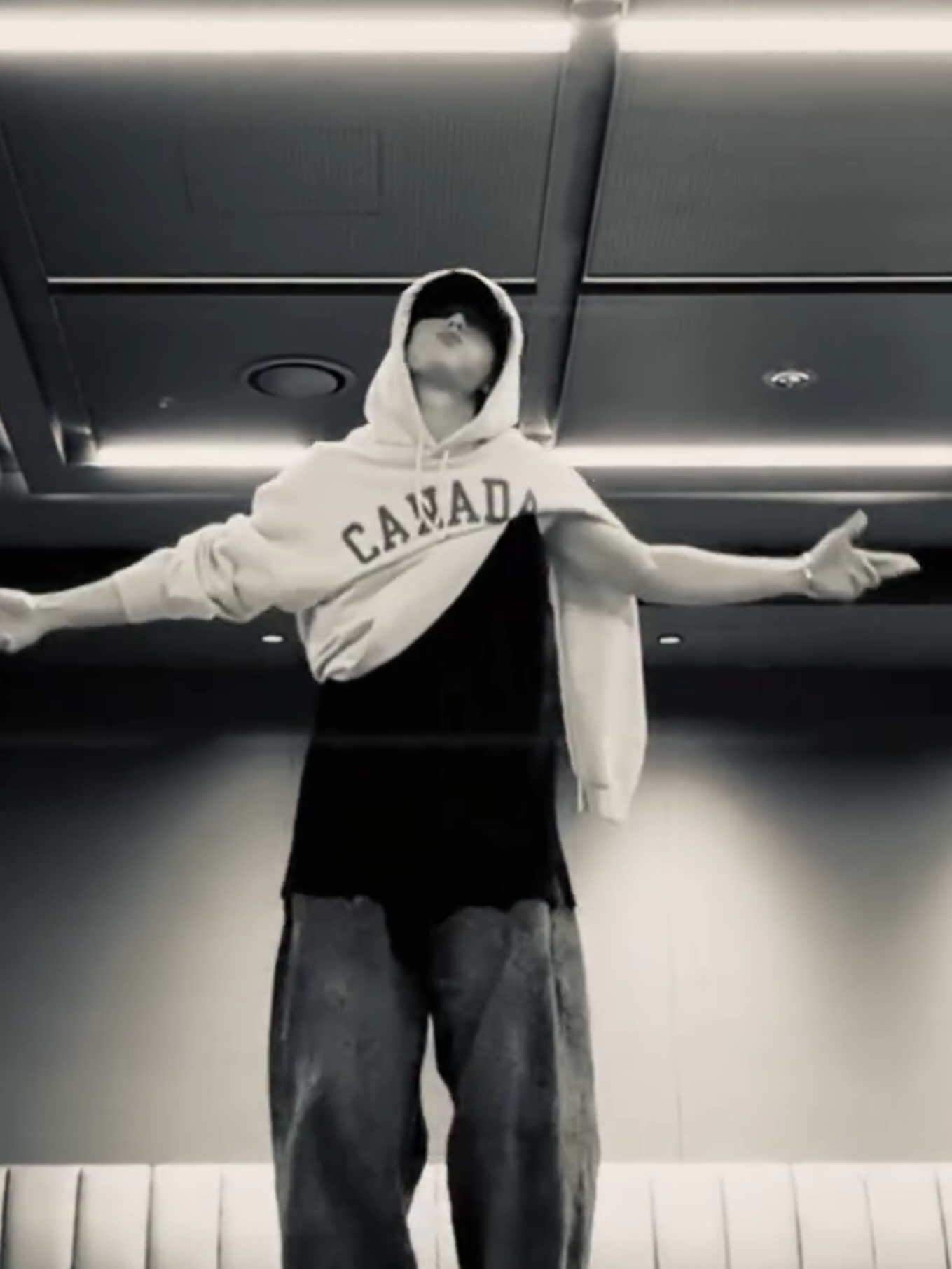 New Hyunjin dance ❤️ #skz #hyunjin #straykids #stay #youmakestraykidsstay 