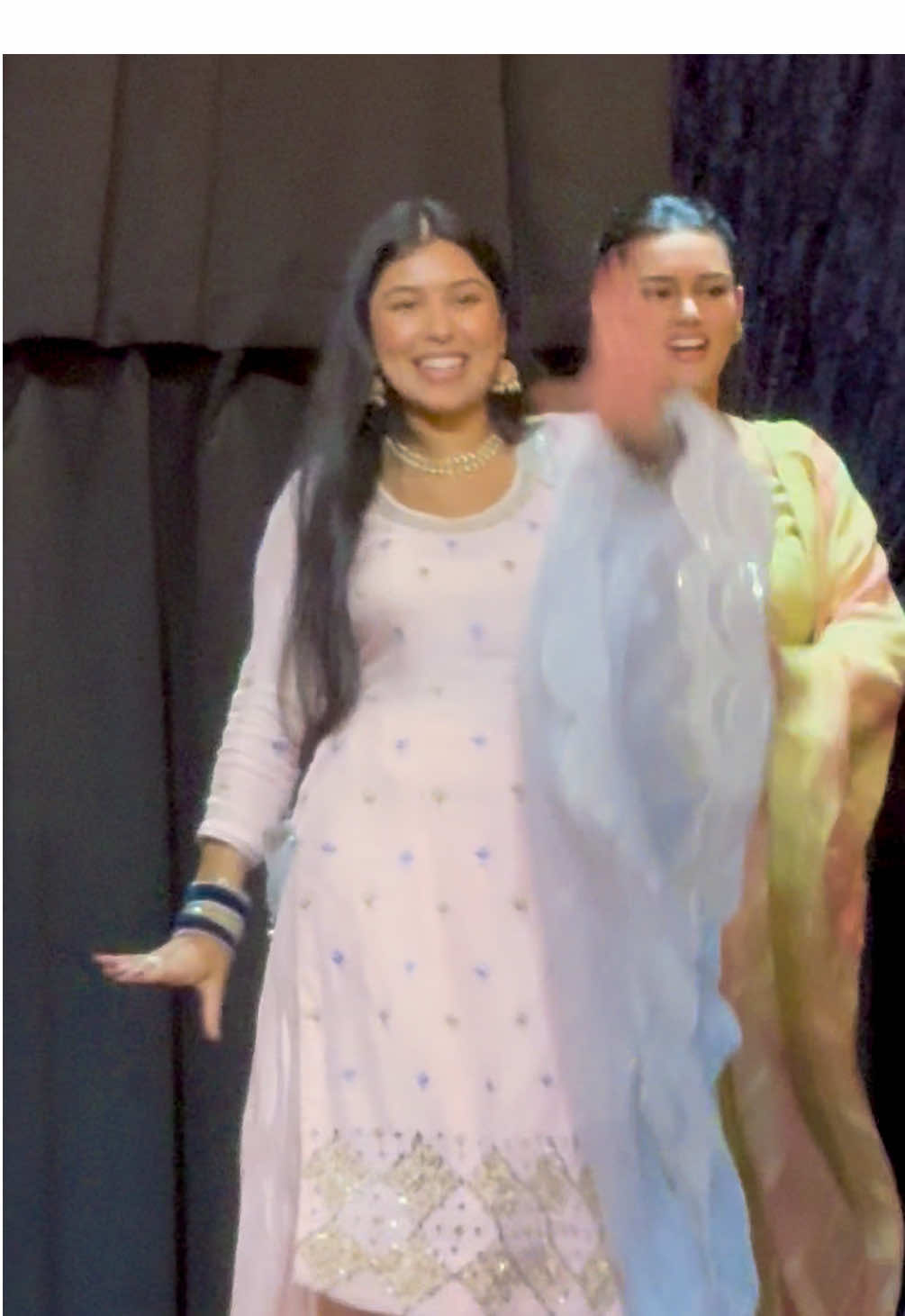 Giddhea di coach ni mein Malwe de pind di🤩  #punjabidance #gidha #bhangra #weddingdance #sangeet