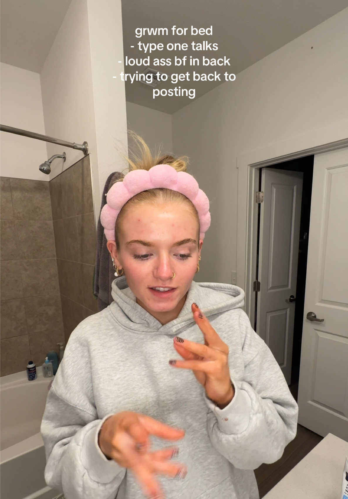 that man is so loud but we love him✨ it’s giving adding character to the vids @Good Molecules @Fenty Beauty @anua_global @AUTOMET @medicube global  #grwm #typeonediabetes #skincareroutine #lifeinyour20s #fyp 