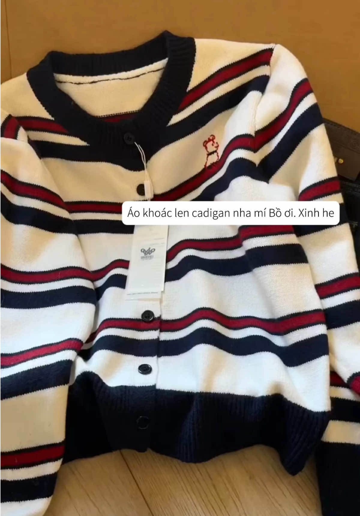 Áo len cadigan nha bà con #aolen #aolenquangchau #aolenxinh #aolennu 