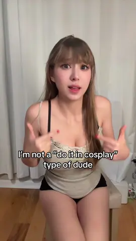 I’m not a “do it in cosplay” type of dude… 👀 #leagueoflegends #ahri #cosplay #gaming #gamingmemes 