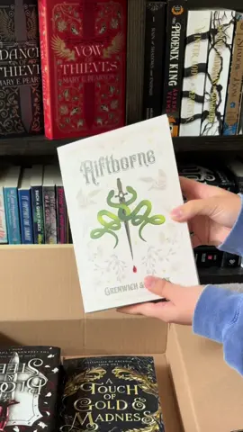 Little book haul!!!! 🤭  #BookTok #bookhaul #romantasy #fantasybooktok #fantasybooks 