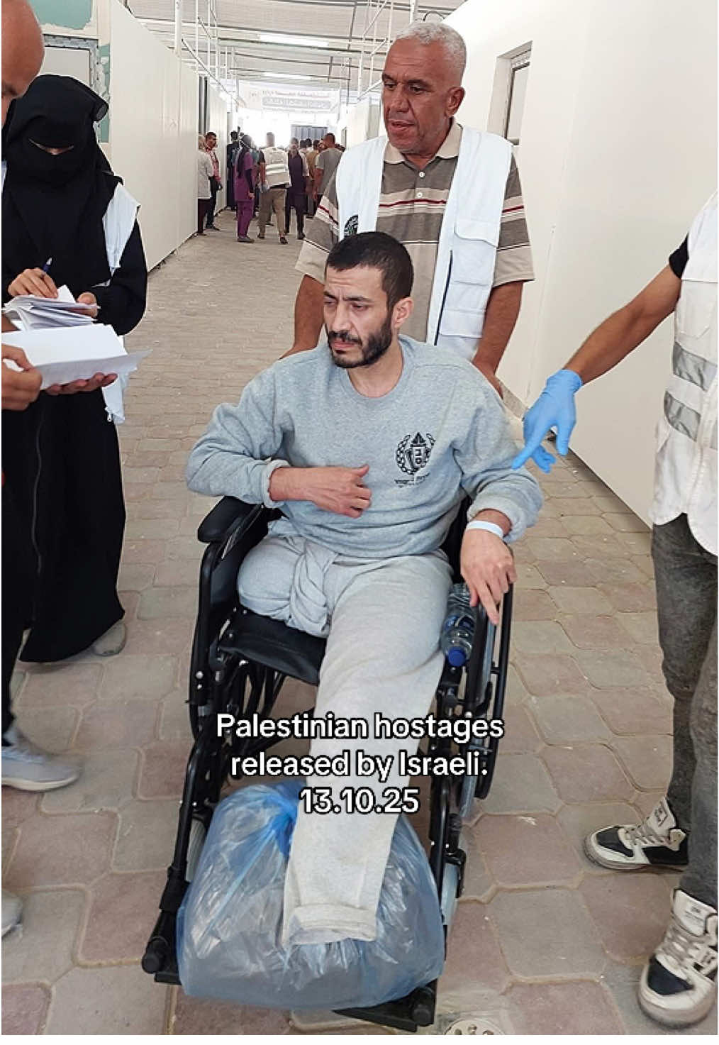 Breaking news | Palestinian hostages released by Israeli. #foryoupage #foru #fyp #foruyou #foryou 
