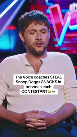 The Voice coaches STEAL Snoop Doggs SNACKS in between each CONTESTANT😭💀#thevoice 