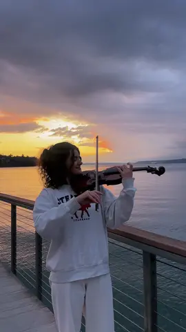Golden hour🌅 #fyp #violin #goldenhour #viral #jvke 