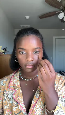 Gripping on to the last bit of summer glow I have left 😭 #grwm #glowymakeuplook #blackgirlmakeup #5minutemakeup 