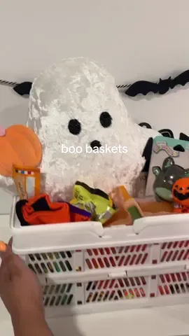 Boo baskets for my BOOS #TikTokTober #halloween #halloween2025 #boobasket #boobasketseason 
