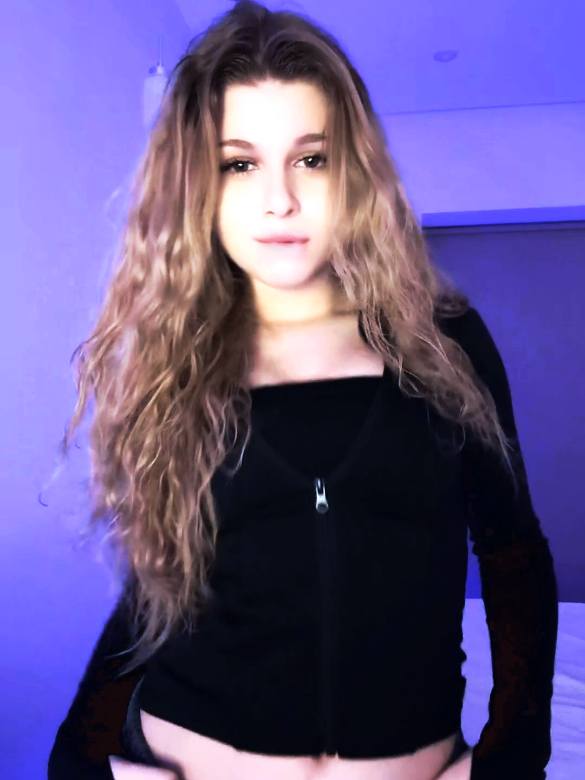 в своём тг канале @starxcute_stars я выкладываю ориги с разными блогерами, буду рада вашей подписке❤️ #лерасимка #simka #симкалера #симка #simka_le #лерасимонова #валериясимонова #цуефа #fan #starxcute_stars #fup #elbrusso #starxcute 