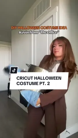 this will be my favorite Halloween costume ever ✌🏼 #diyhalloween #halloweencostumeideas #cricut #halloweencostume #kevintheoffice 