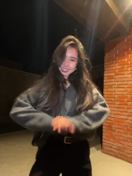 Melody 🙂‍↕️🩵 tad dc in comments :) #dance #melody #dancetrend #bachata #newdance 