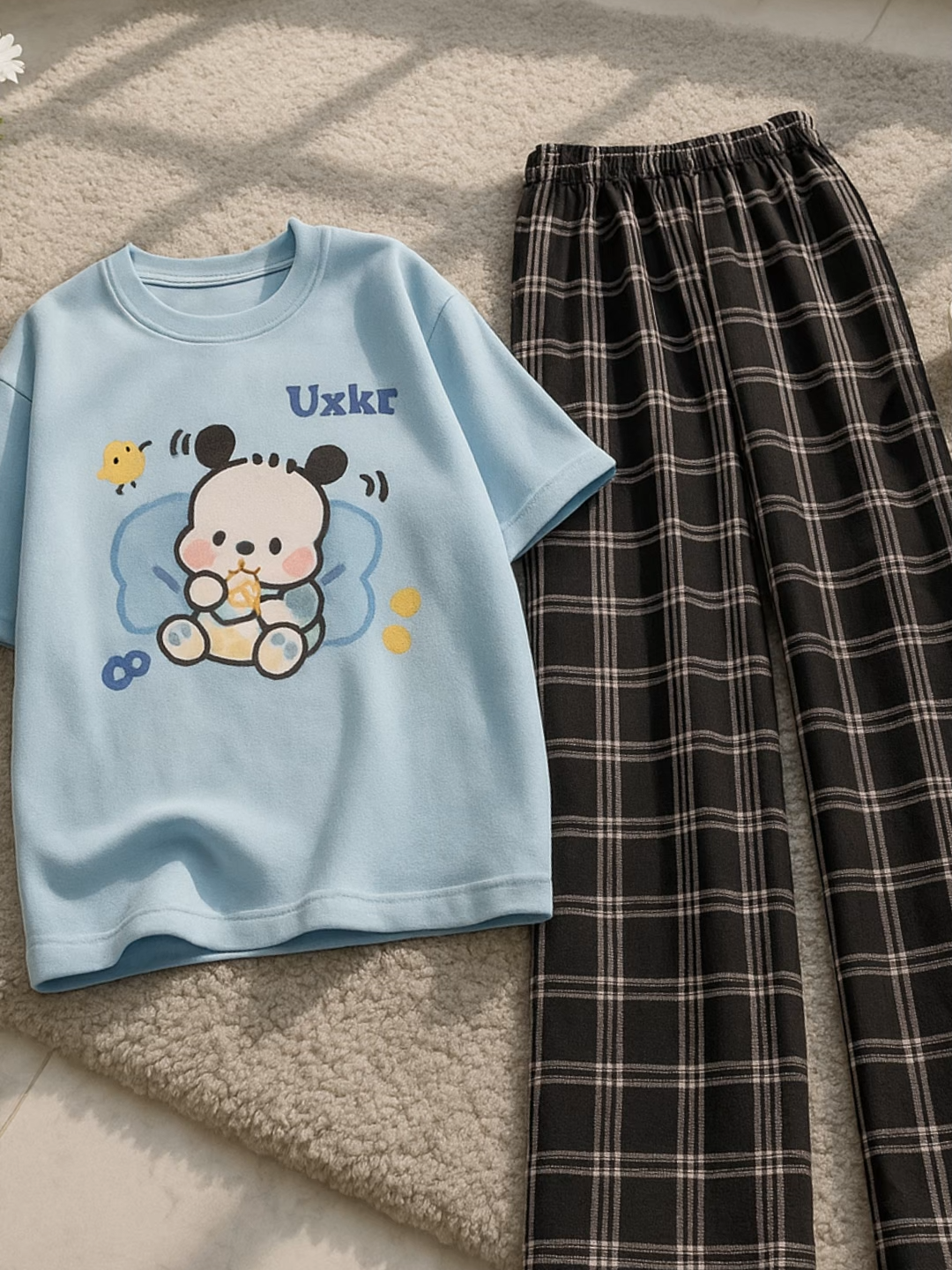 “Bộ đồ nhỏ xinh, năng động như chính bé yêu nhà mình 💕 Áo thun mềm mịn, quần caro siêu trendy!” #thoitrangnucaocaptrending #xh#setdonu #setdonuxinh