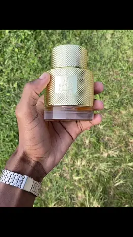 “Qaeed Lataffa”🫚🥵 To order: 073 546 0813📲 #creatorsearchinsights #perfumereview #fragranceaddict #scentlover #beautytips