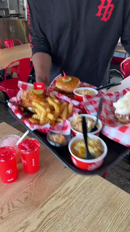 ✨TRYING TO FIND THE BEST HOT CHICKEN IN DALLAS PART 5 ✨ Where: Hattie B’s What we tried:     * Waffle Sundae (on their secret happy hour menu ;) topped with vanilla ice cream and salted honey glaze 🍨)     * Fried chicken pimento cheese sandwich (their signature crispy hot chicken inside of buns and topped with pimento cheese  🧀)     * Peach cobbler 🍑     * Banana pudding 🍌     * Jumbo sweet and smoky wings 🍗     * OUR FAVORITE Dirty Bird Fries (seasoned fries loaded with pimento mac n cheese, comeback sauce, pickles, and chopped hot chicken 🍟) Address:  3827 Lemmon Ave, Dallas, TX 75219 Hours:  Mon - Fri | 10:45 AM - 10 PM Fri | 10:45 AM - 11 PM Sat | 9 AM - 11 PM Sun | 9 AM - 11 PM #dallas #dallastx #friedchicken #chicken #hiddengem 