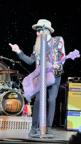 😎 ZZ Top 🫵@ZZ Top #concerts #80smusic #guitartok #bluesrock #drumtok @Billy F Gibbons 