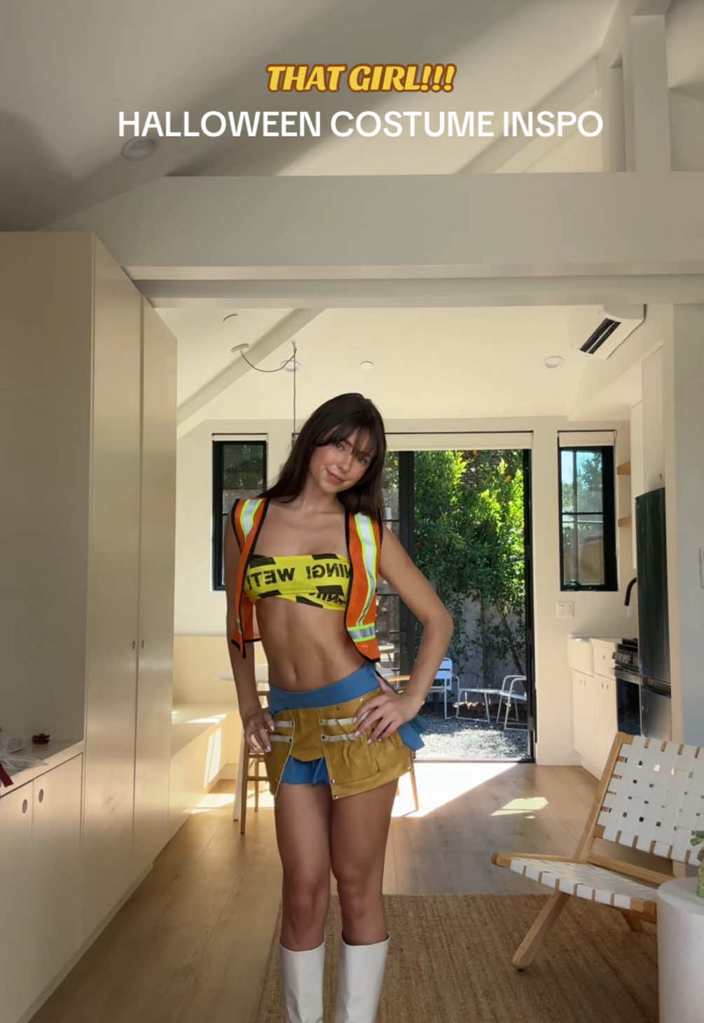 a baddie in construction 🦺 #halloweencostumeinspo #halloween2025 