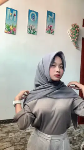 #sukatobrut #hijabtobrut #cewekcantik #asupanmalam 