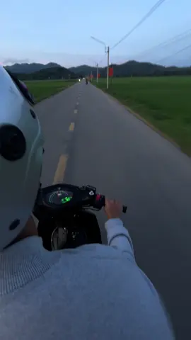 Anh nhớ em😞 #nqoc_huwg 