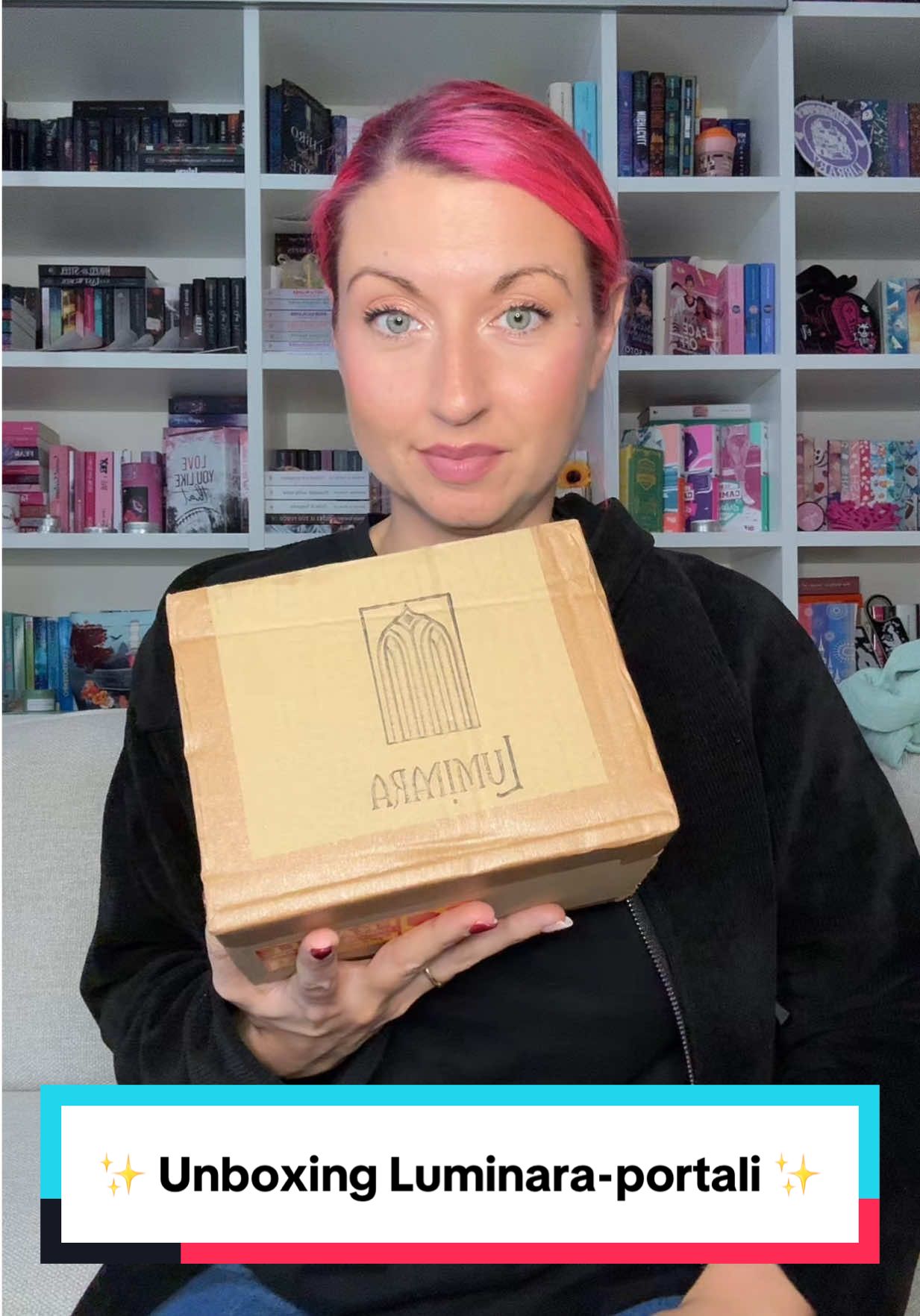 Unboxing Luminara - chi non ha mai immaginato il profumo del proprio bookboyfriend preferito?  💙 Azriel - CEDRO E FREDDA NEBBIA NOTTURNA 💙 🤎 Cassian - VENTO BACIATO DALLA NEVE E BRACI ARDENTI 🤎 💜 Rhysand - AGRUMI E MARE 💜 💚  Rowan - PINO E NEVE 💚 🖤 Xaden - MENTA E CUOIO 🖤 #xaden #azriel #cassian #rhysand #rowan 